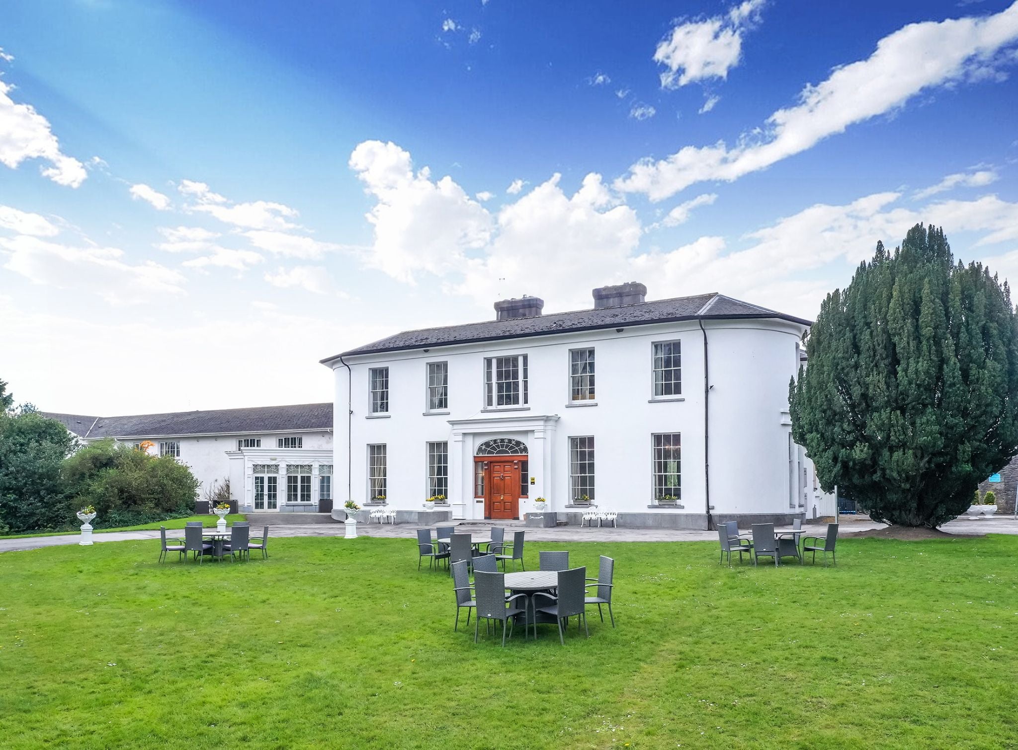 Front view of property