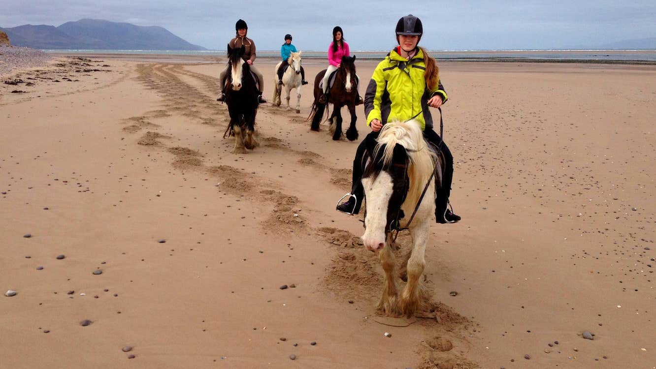 Rossbeigh Beach Horse Riding Centre