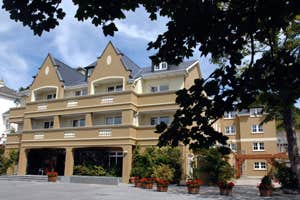 Stay with Earls Court Hotel
