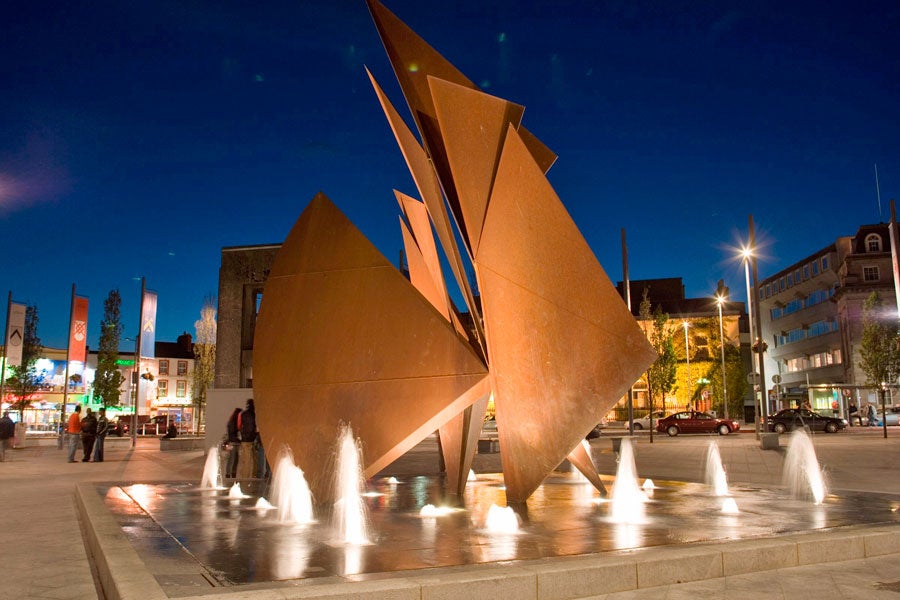 The Quincentennial Fountain in Galway City illuminated at night