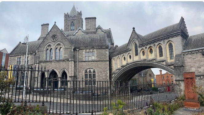 photo of the front of Dublinia and the bridge