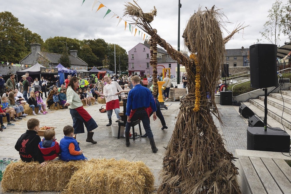 Harvest Fair dancers at Clomel Applefest
