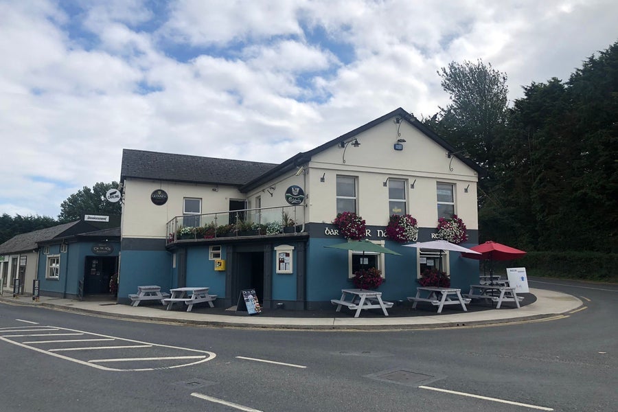 Exterior view of Tir na nOg Pub and Restaurant