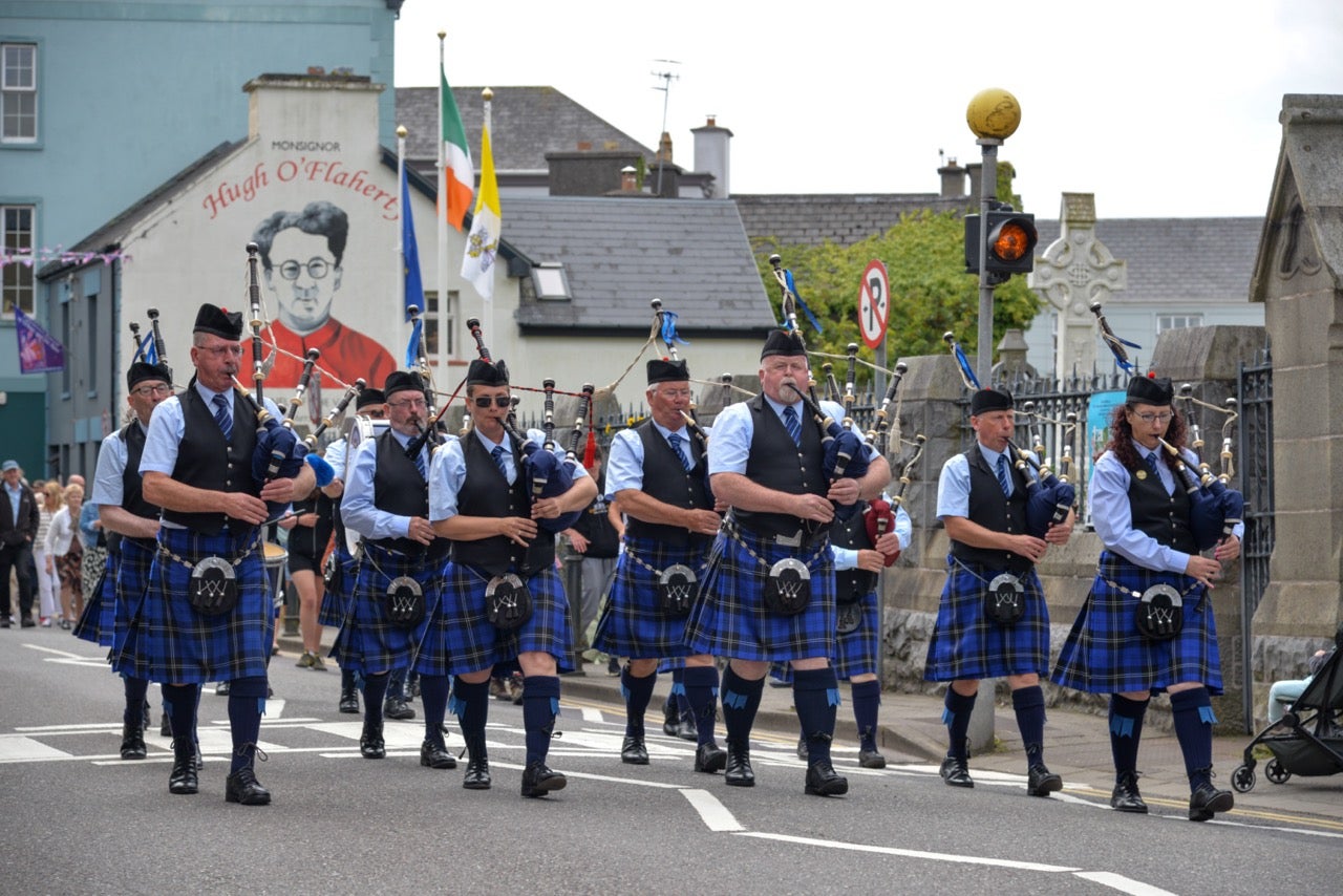 Killorglin Pipe Bind lead the way on the street