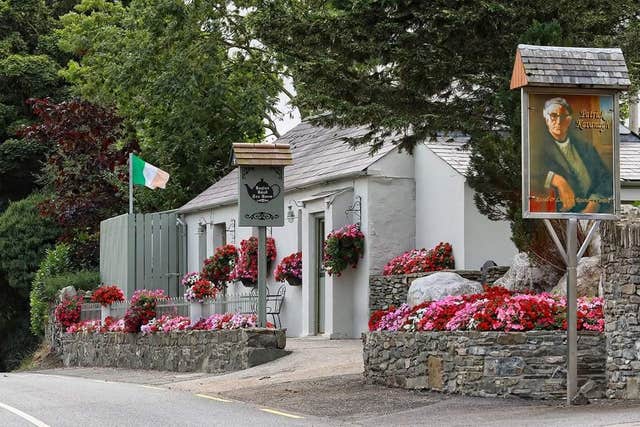 Raglan Road Tearoom