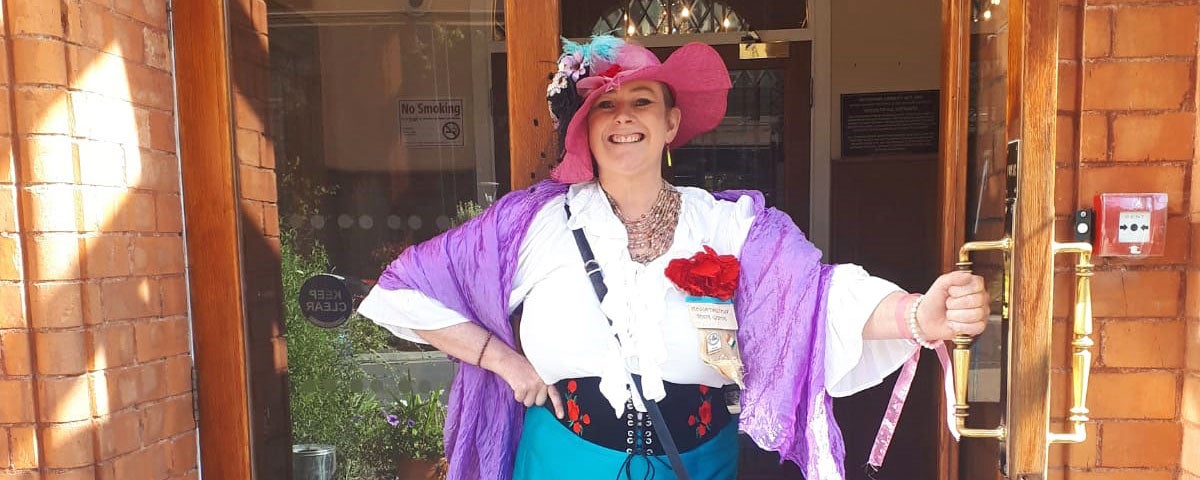 Dalton's Musical History Tour of Dublin with guide in costume