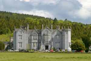 The Library Bar at Kinnitty Castle Hotel