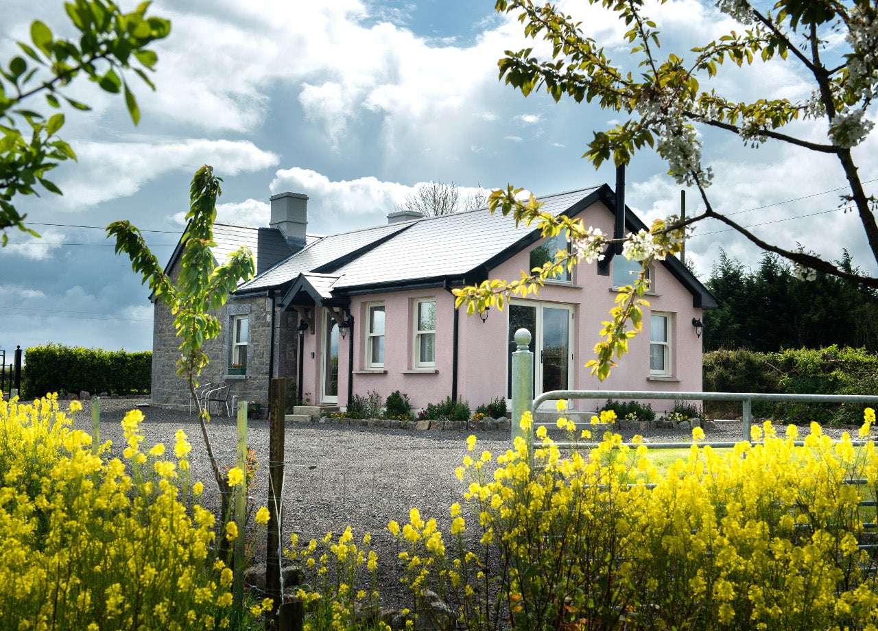 Front view of property