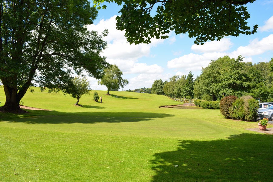 Visit Glenside Pitch & Putt with Discover Ireland