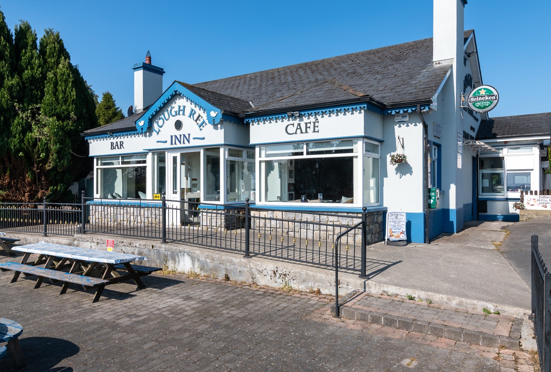 The exterior of the Lough Ree Inn