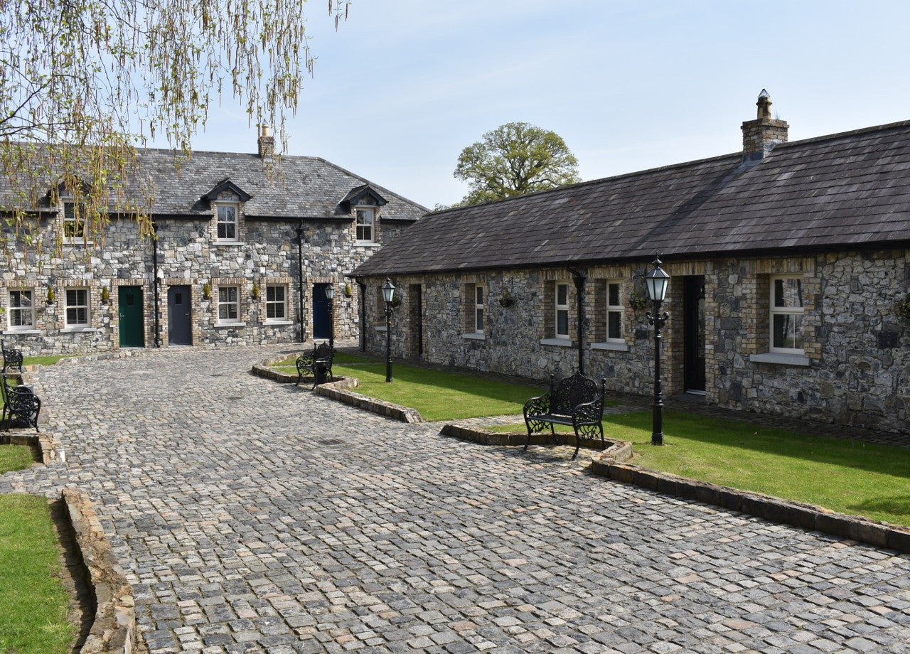 Front view of property