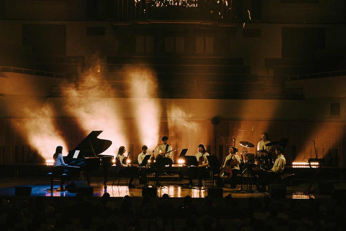 Glasshouse perform Sigur Rós