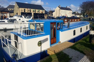 Roisin Dubh Houseboat
