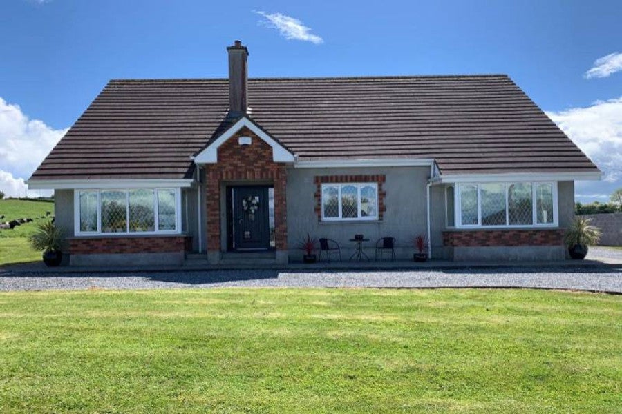 Exterior of Keeraun Hill B&B, County Offaly