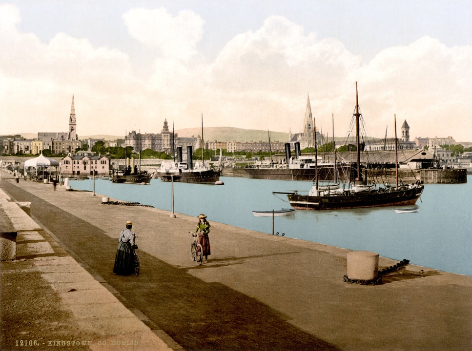 Kingstown had become a fashionable and stylish Victorian town by the early 20th century. The harbour and the waterfront were busy with elegantly dressed people wining and dining at the local yacht clubs and strolling along the East Pier.