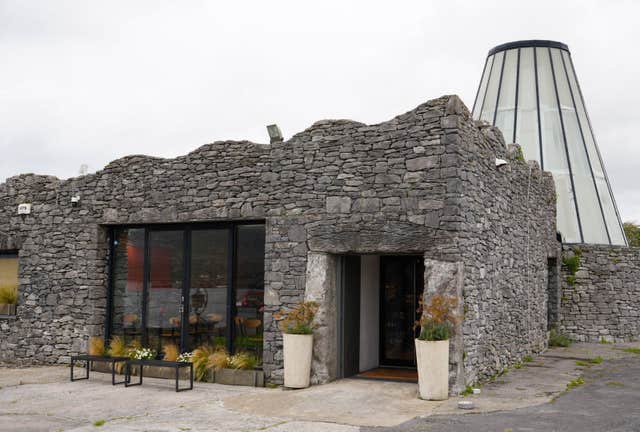 The Óir House