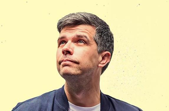 Irish comedian Chris Kent with show Offline