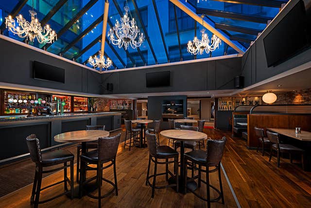 Vincenzo Grill House & Stone Oven at The George Hotel