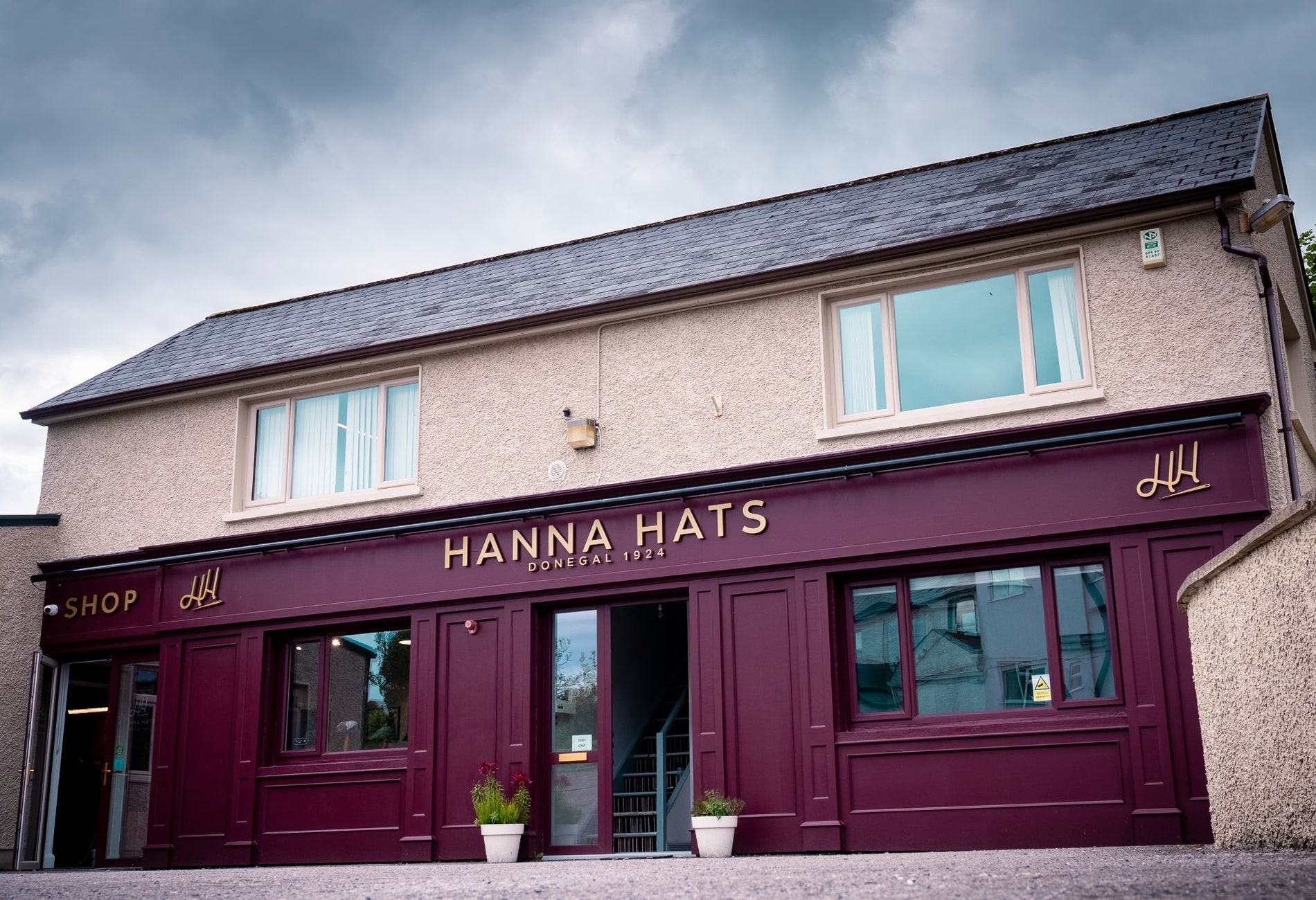 The exterior of Hanna Hats shop