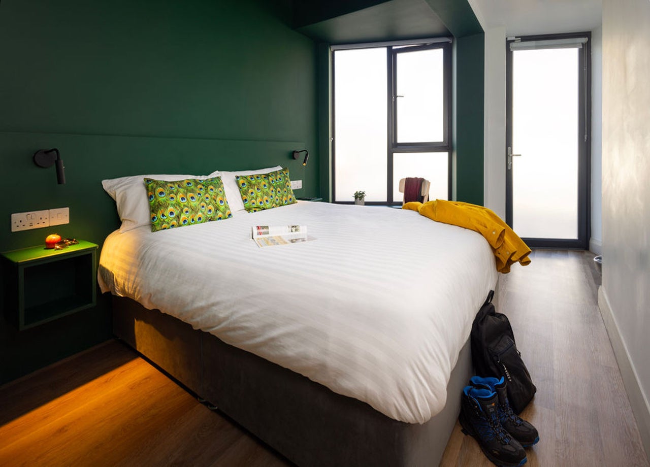 Room with double bed