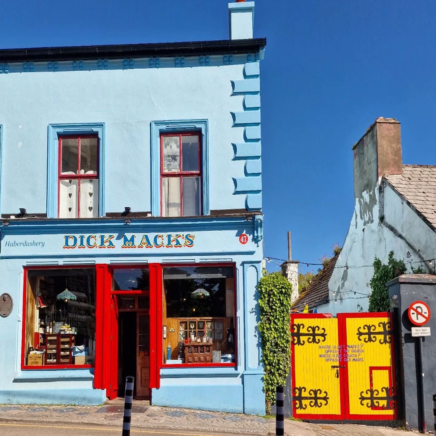 Exterior view of Dick Mack's Pub in Dingle, Co Kerry