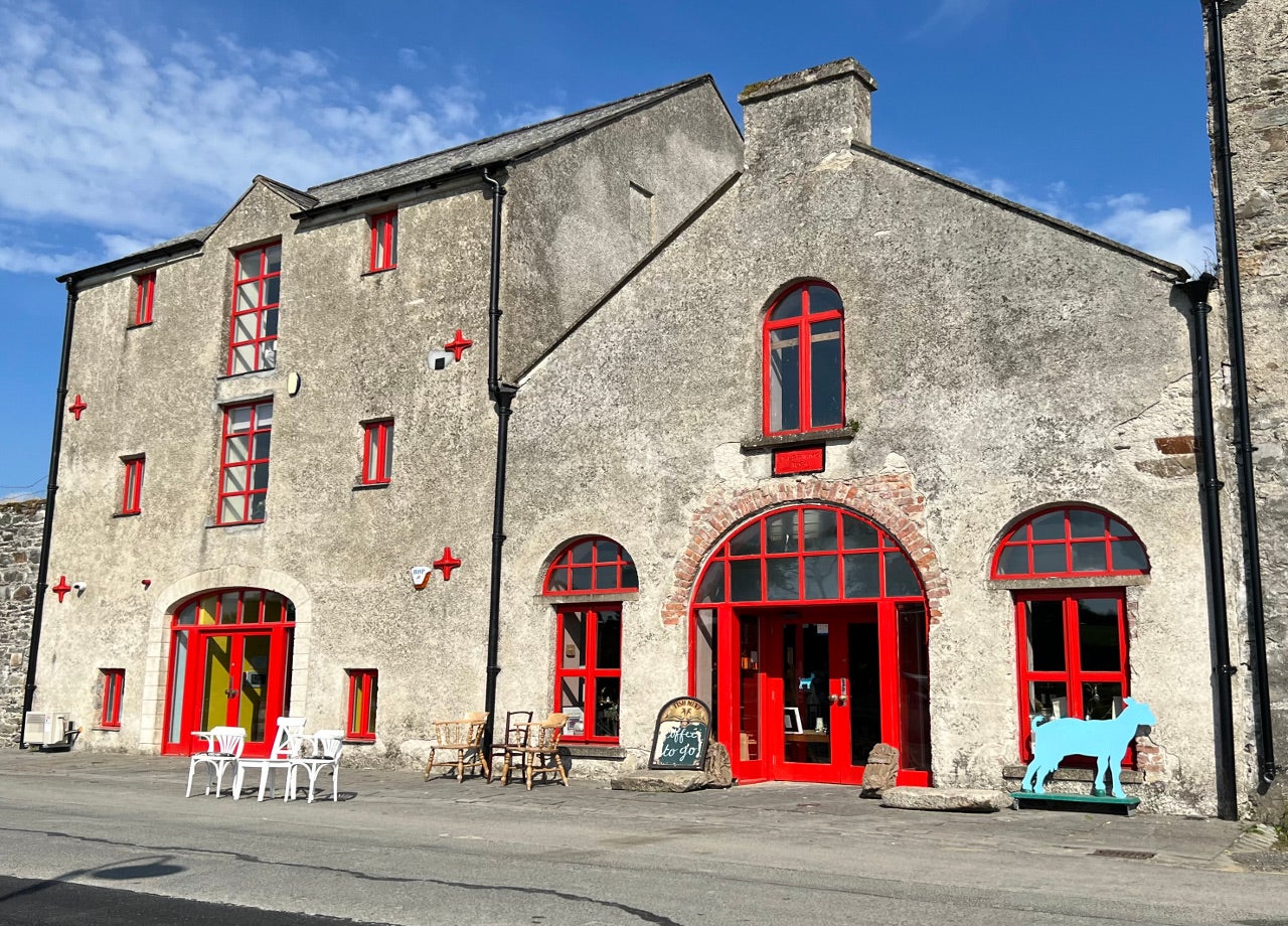 Front view of property