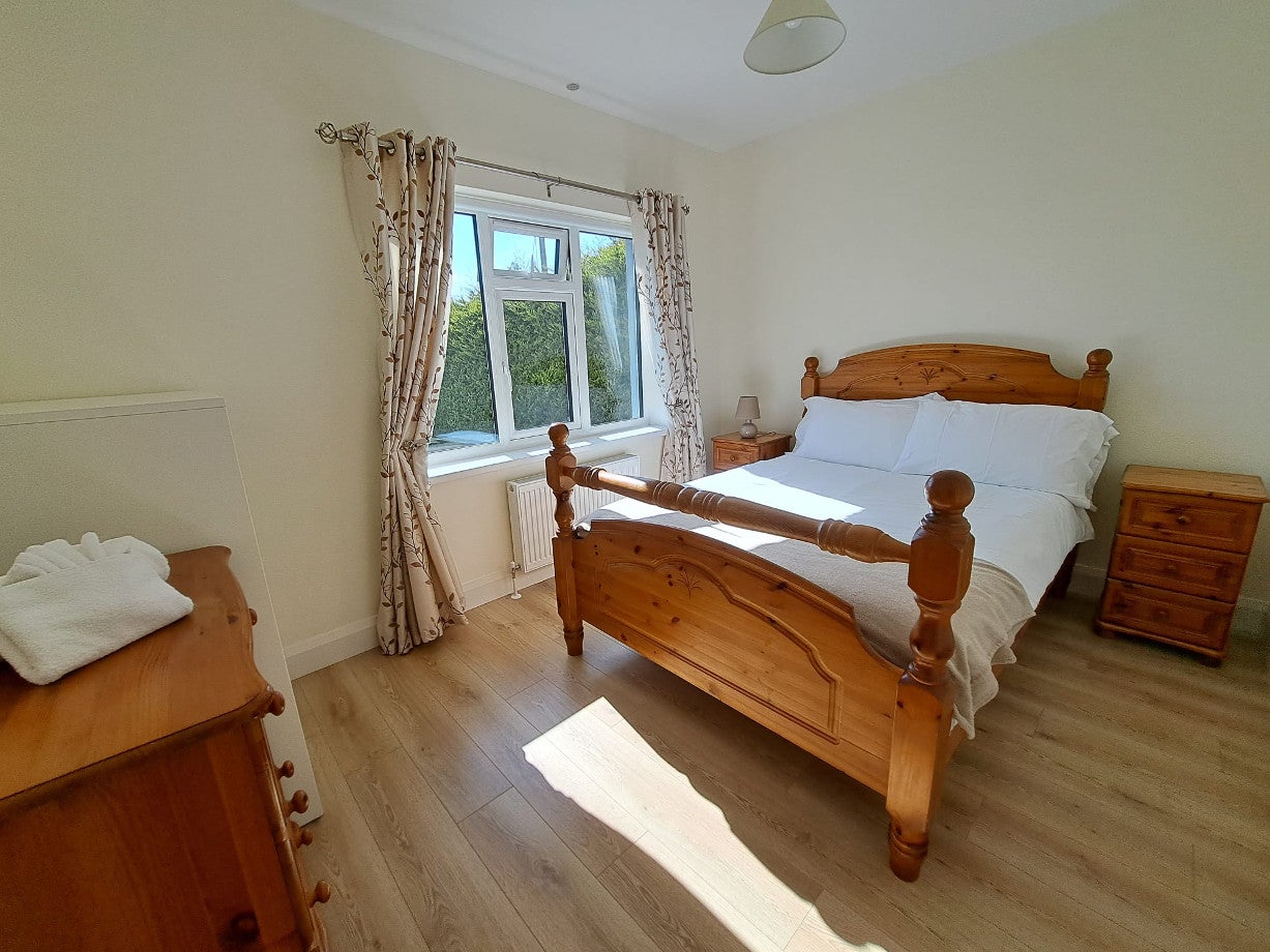 Stay with Ardmore Cottage