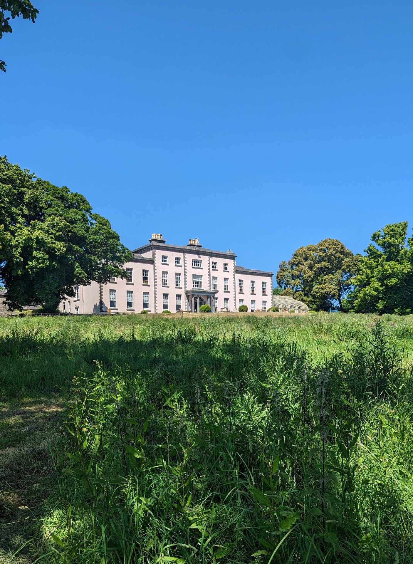 Front view of property