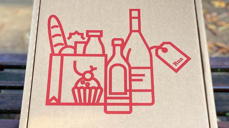 Order a Bosca Rua, a hamper filled with all your favourites.