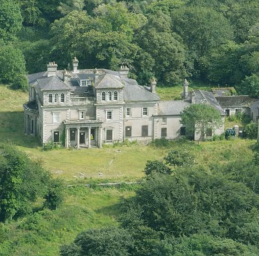 Join eminent local historian, Julian Walton to explore a family aptly named for the season – The Christmas Family of Whitfield Court.