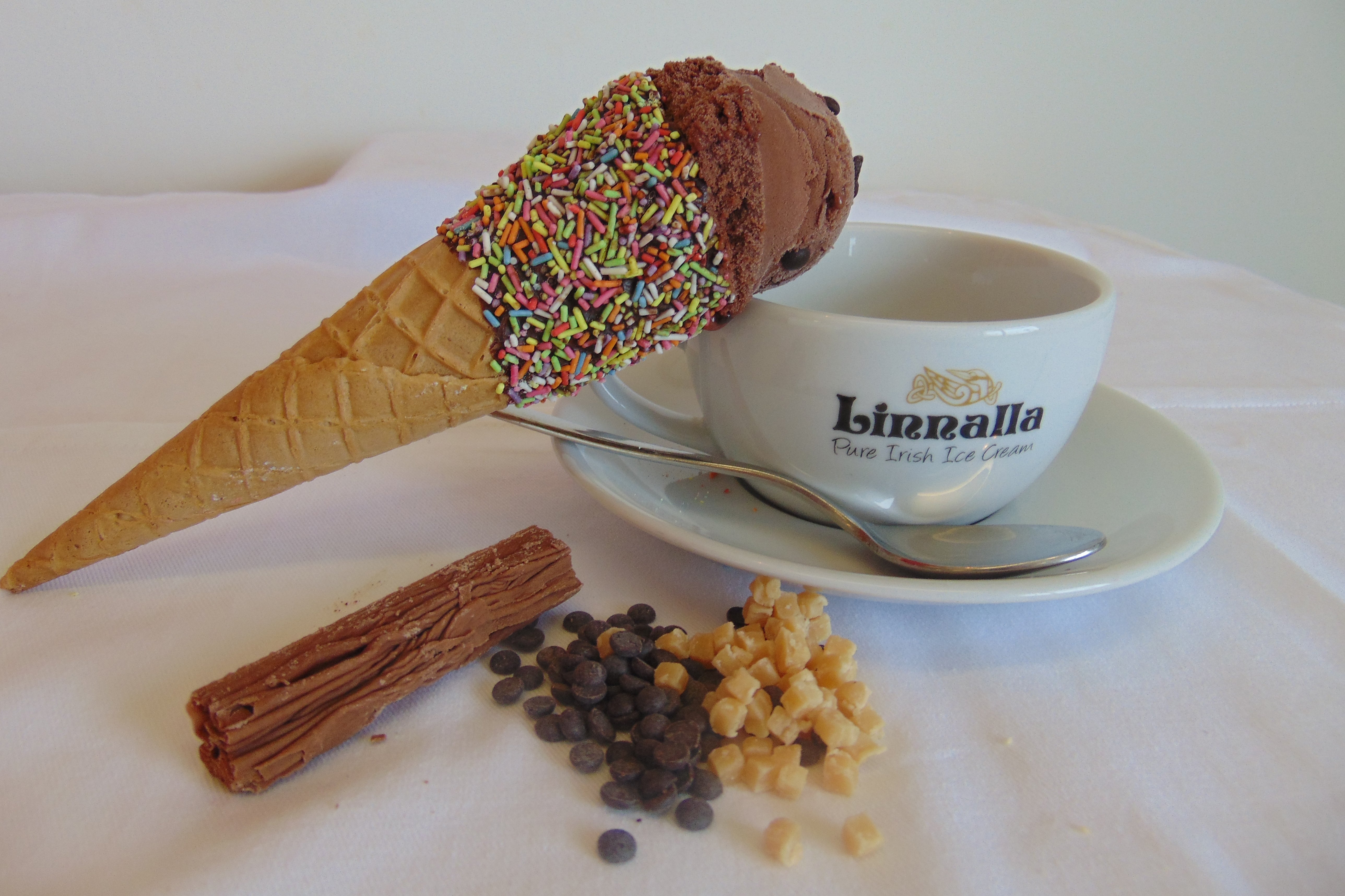 Ice cream with flake