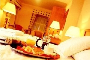 CARNEGIE COURT HOTEL