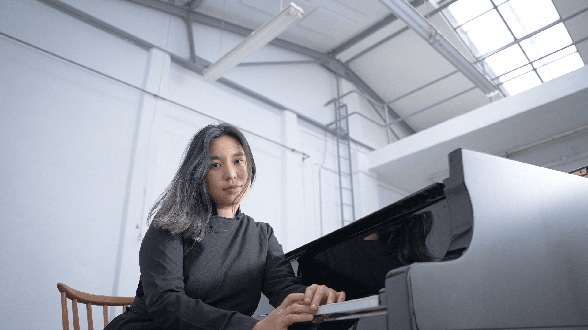 Shuteen Erdenebaatar at a piano.