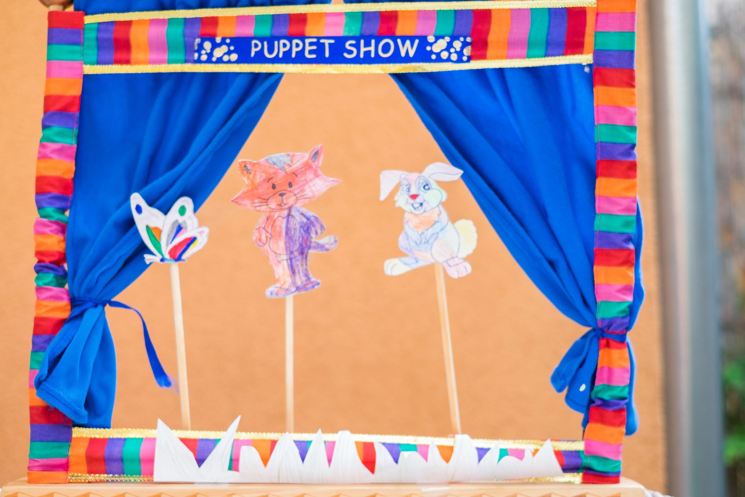 Ceardlann puipeád – Paper Puppets