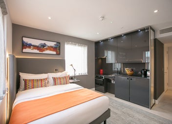 Double bedroom with kitchenette