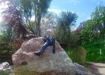 Oscar Wilde memorial sculpture Merrion Square Dublin