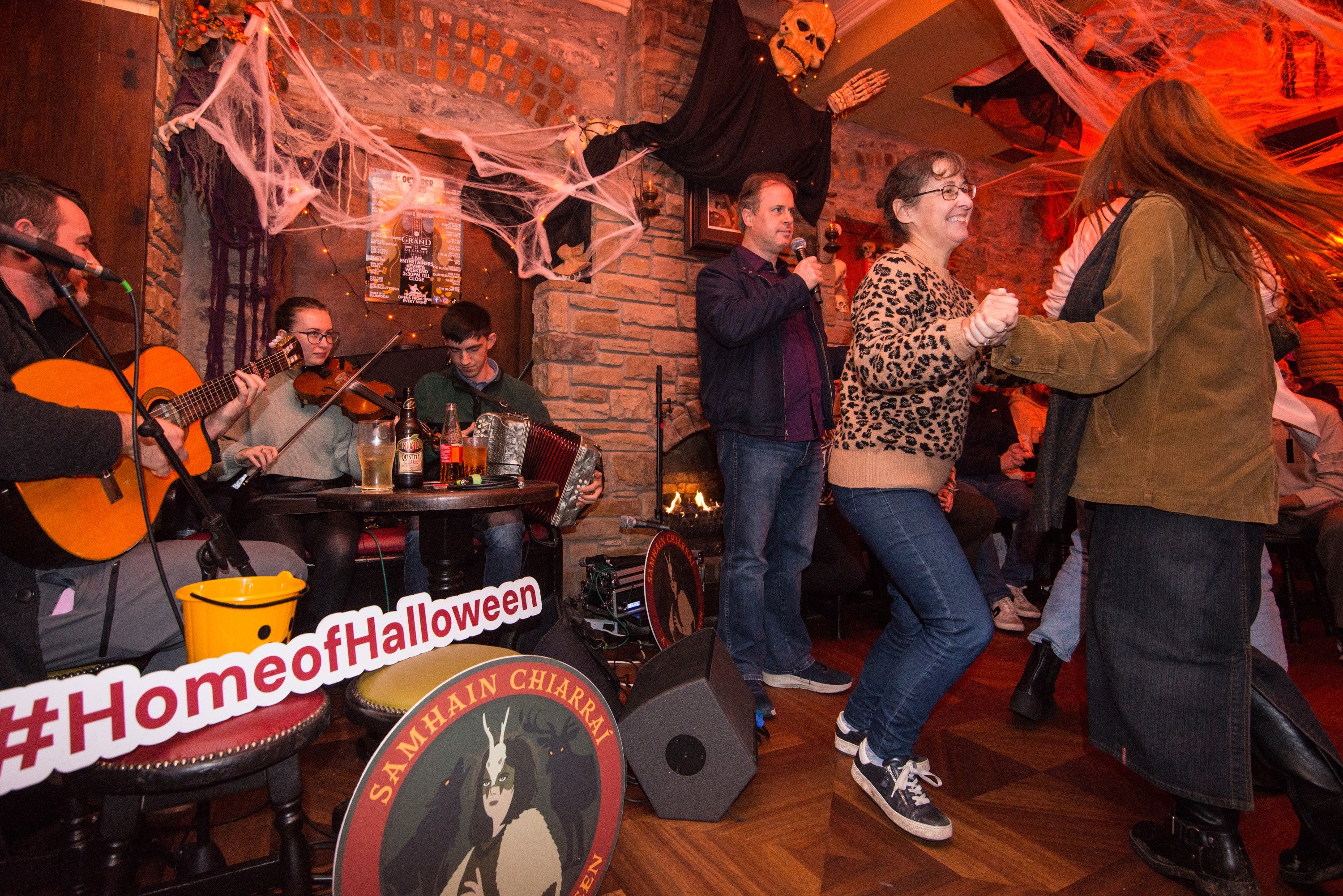 What's the Scéil & Céilí – Pop-Ups, Stories & Dancing Irish language pop-ups with Céilí Dancing — all levels welcome, from young to old.