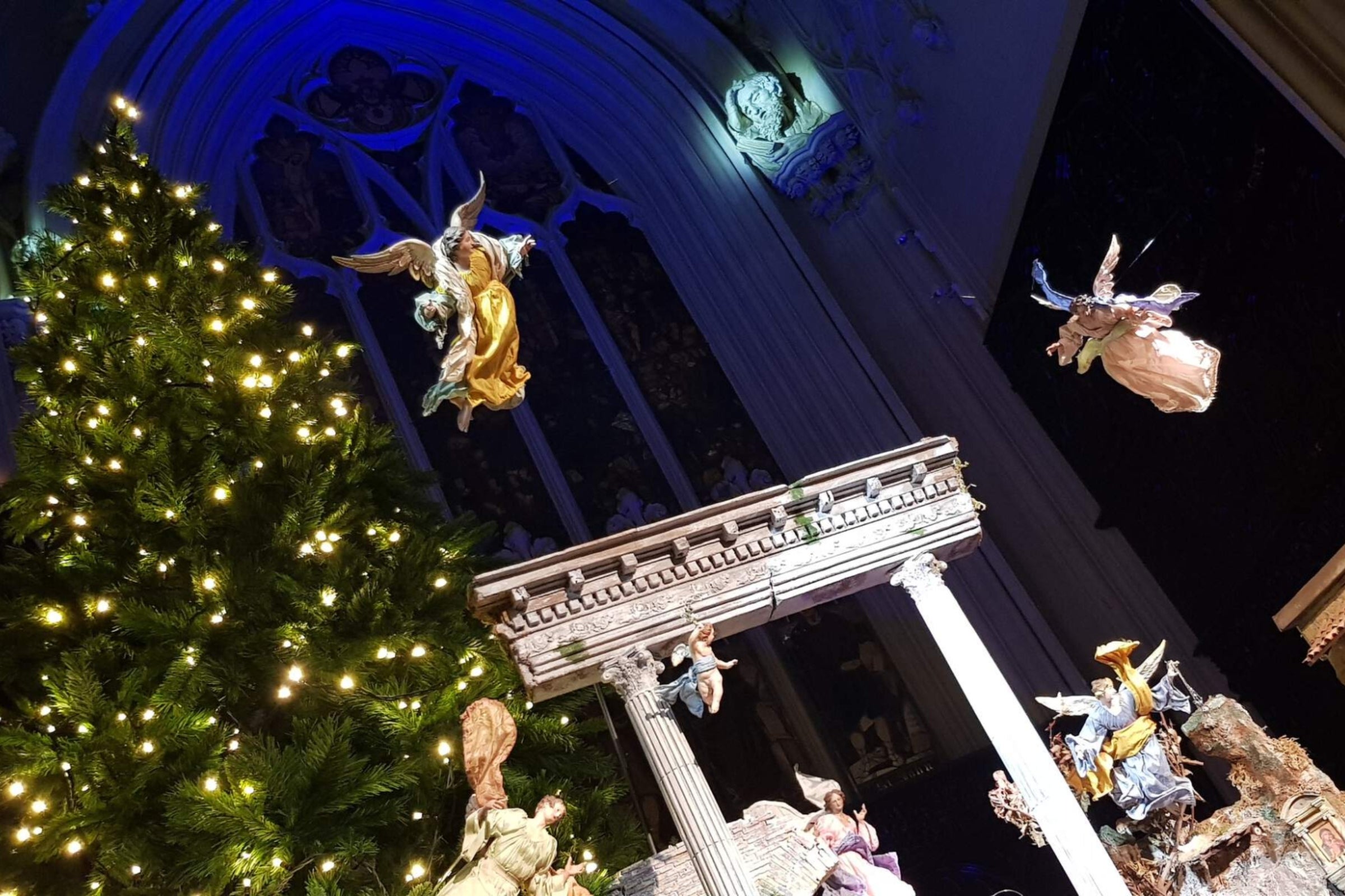 Crib suspended angels, Dublin Castle