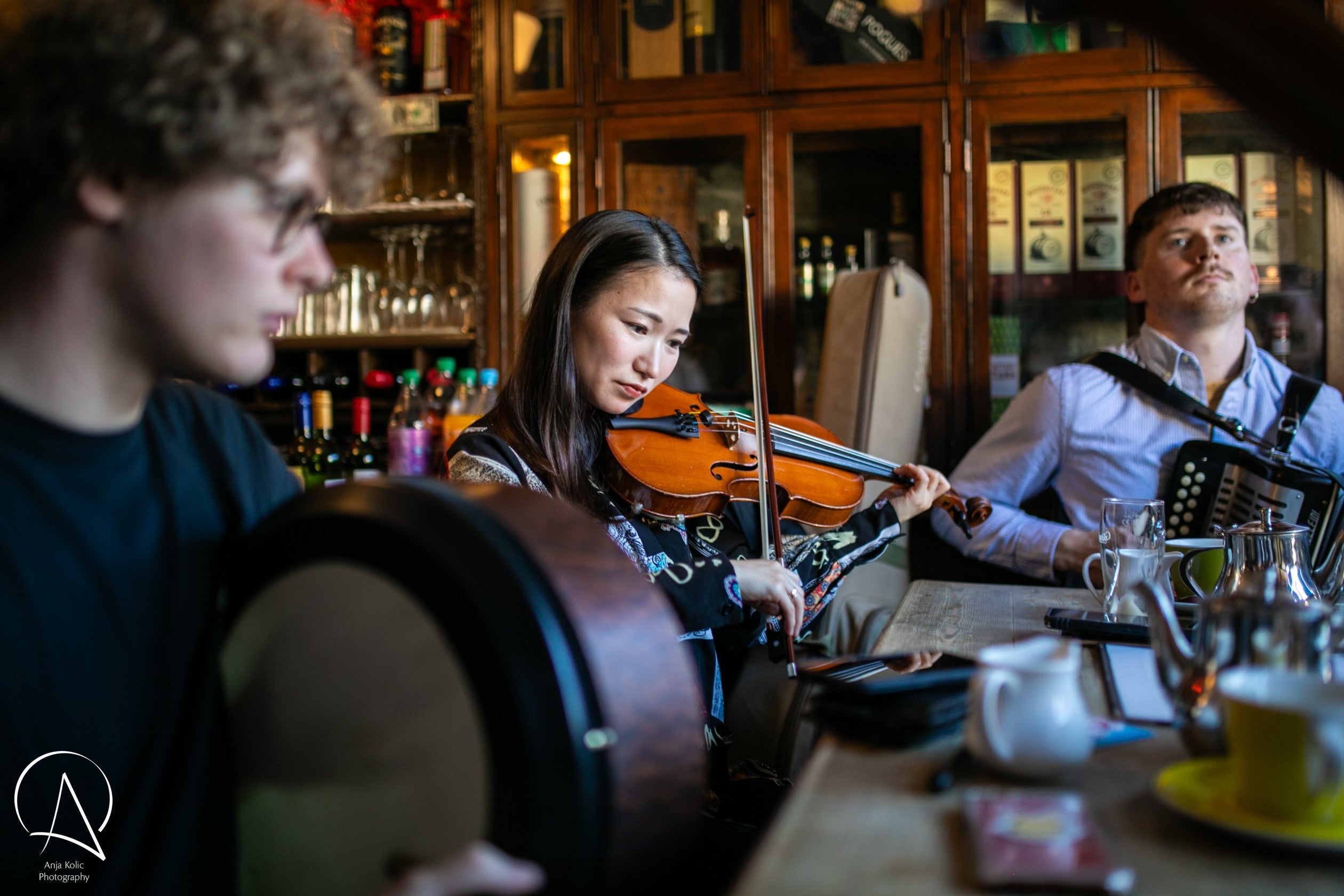 Conor captivated his audience throughout the weekend with music and songs.