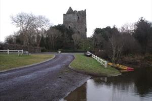 Ballynacarriga Castle