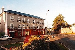 CASTLE ARMS HOTEL