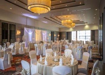 Banqueting room.