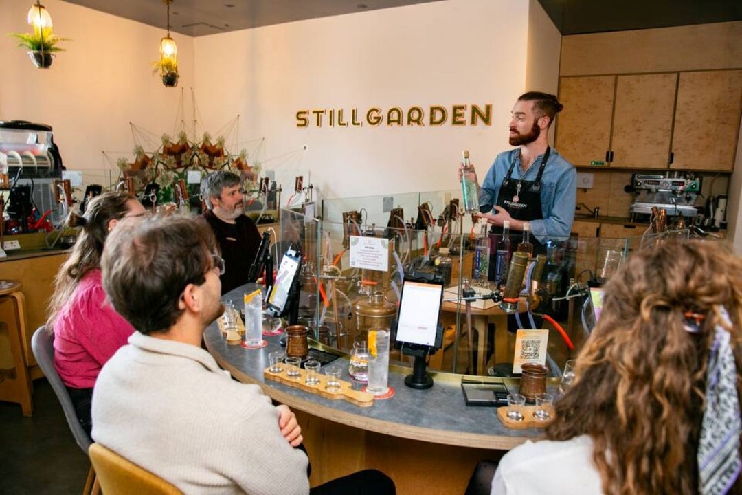A group enjoying a tasing experience at the Stillgarden Distillery