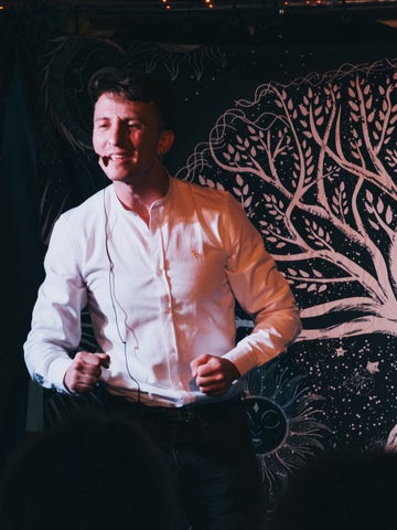 Experiencing a premium Irish storytelling performance in Dublin.