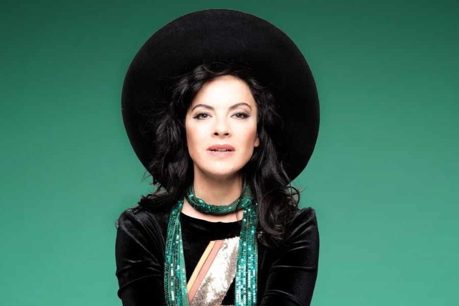 Camille O'Sullivan: Loveletter - A lady in a large black hat.