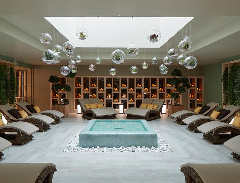 The main room of the Aqua Sana Spa in Center Parcs Longford.