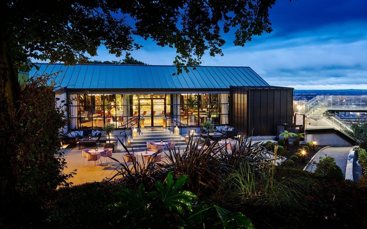 Stay overnight at the Montenotte Hotel to enjoy the superlative views of the city and harbour.