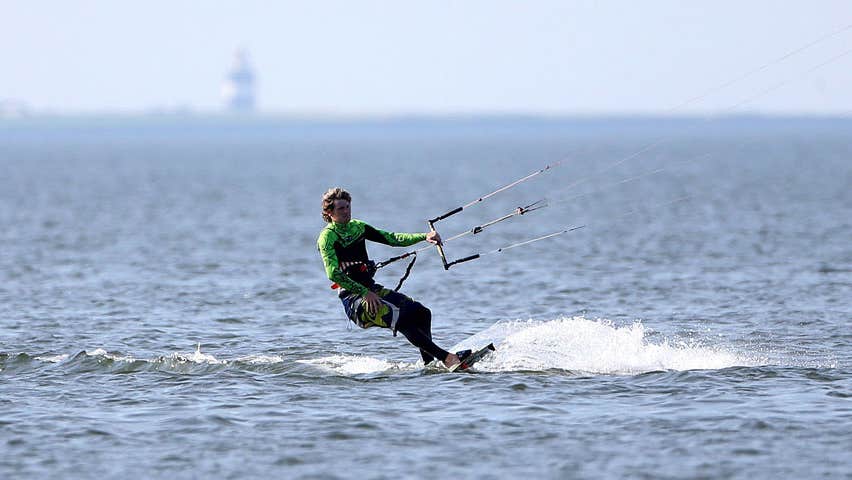 Hooked Kitesurfing