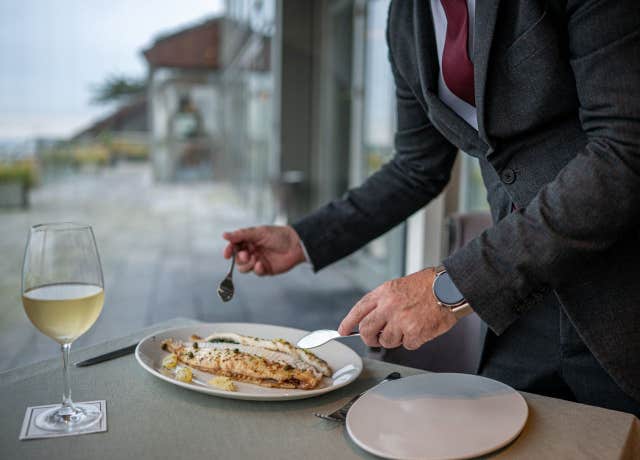 Oceanfront Bar & Restaurant at the Cliff House Hotel