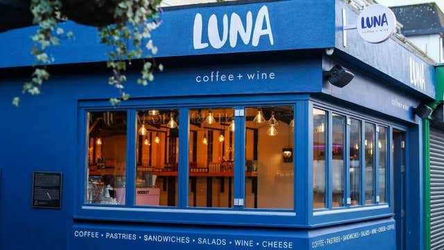 LUNA coffee + wine